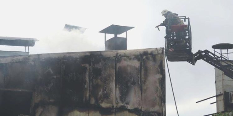Ümraniye’de sanayi sitesinde yangın