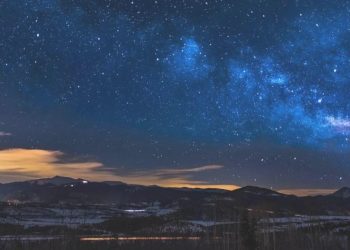 Uzayda Şaşırtan Keşif… Bilim İnsanları Art Geriye Sıralanmış Yapıları Ortaya Çıkardı