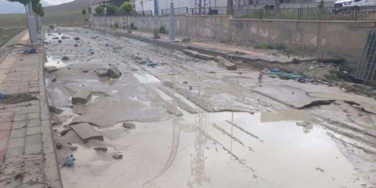 Van’da sağanak sonrası su taşkını yaşandı