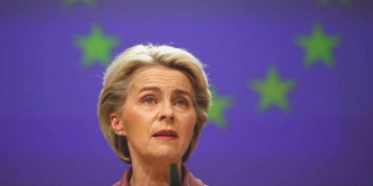 Von der Leyen hakkında vazifeden alma ve tazminat davası açıldı