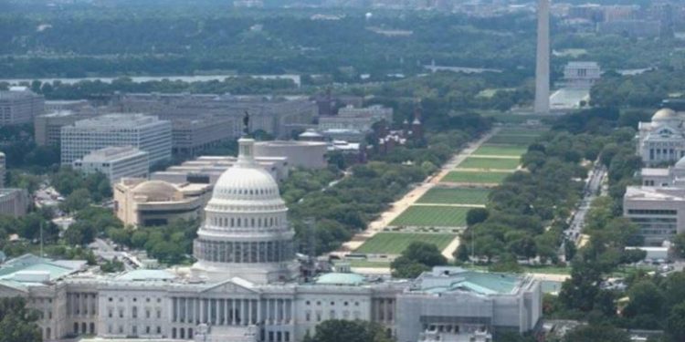 Washington DC’de uçuşa yasak bölgeyi ihlal eden uçak düştü