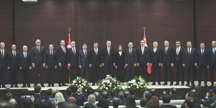 Yeni devrin birinci kabine toplantısı bugün: Masada neler var?