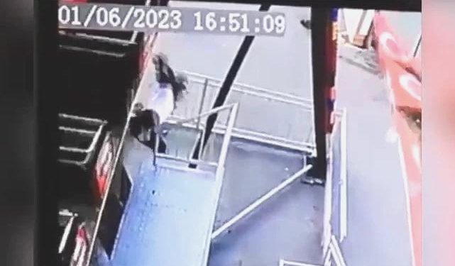 Yer Erzurum; hareket halindeki gondola binmeyen çalıştı, mevtten döndü