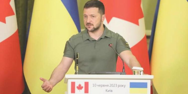 Zelenski, Ukrayna’nın Rusya’ya karşı atak başlattığını doğruladı