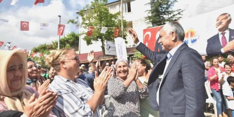 Zeydan Karalar’dan Saimbeyli ve Feke’ye ziyaret: ‘Üreticilerimize takviye vermeye devam edeceğiz’