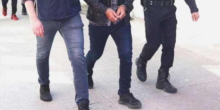 1 kişi hayatını kaybetmişti… Adana’daki silahlı arbedeyle ilgili 2 zanlı tutuklandı!