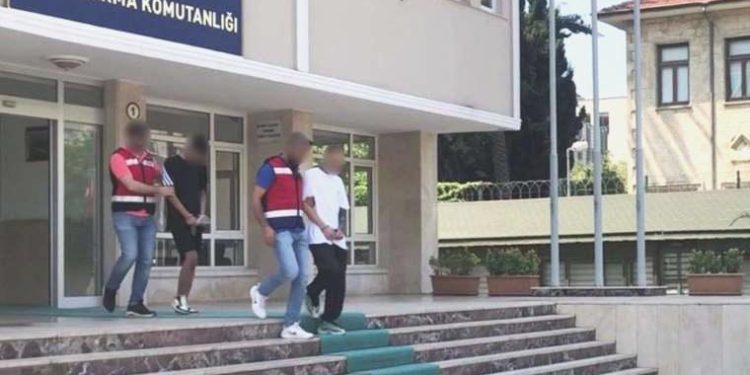 3 vilayette ‘ikinci el araç’ dolandırıcılarına operasyon: 4 kuşkulu gözaltına alındı!