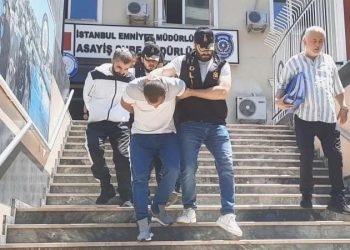 5 kişilik düzmece ‘polis çetesi’… Konutlarında telsiz, kelepçe, zirve lambası da çıktı!