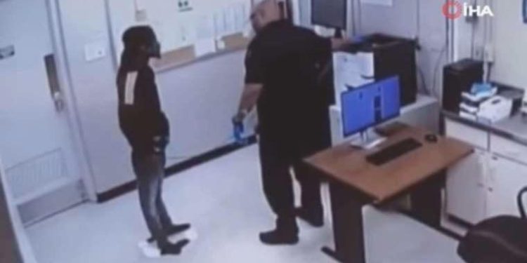 ABD polisinden hapishanedeki siyahi tutukluya şiddet