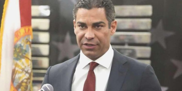 ABD’de lider adayı Suarez, Uygurlar’dan habersiz: O da ne?