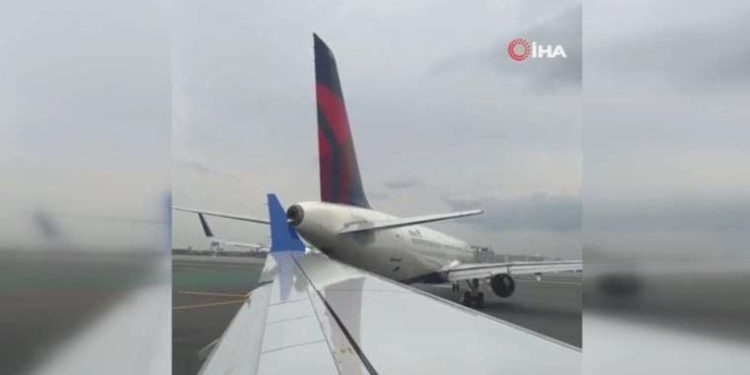 ABD’de yolcu uçağı, öbür uçağın sol kanadına çarptı
