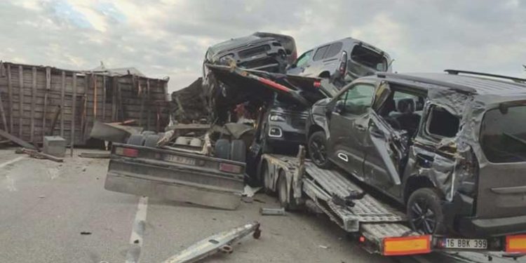 Afyonkarahisar-Konya yolunda feci kaza! Ulaşıma kapandı…