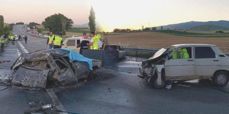 Amasya’da kaza: 3 kişi yanan araçta feci biçimde can verdi