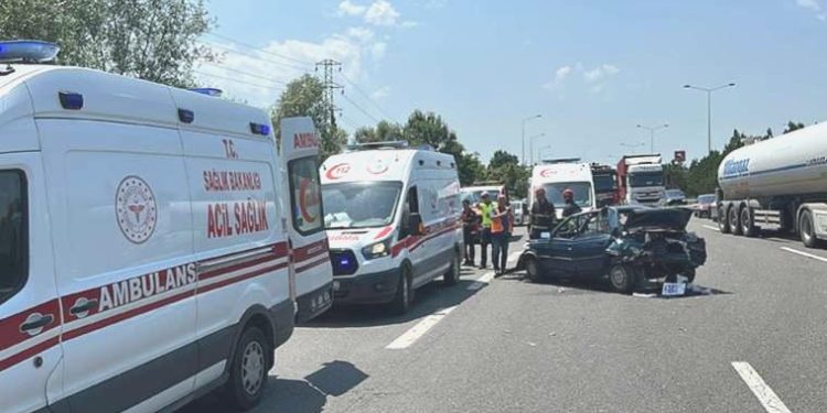 Anadolu Otoyolu’nda vahim kaza… 5’i çocuk 8 kişi yaralandı!