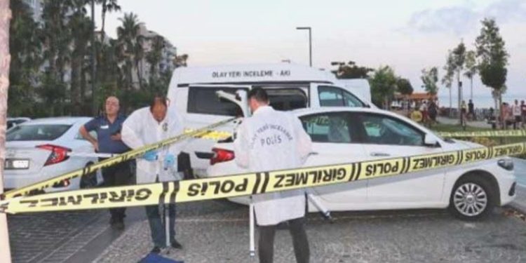 Antalya’da park halindeki araçta kuşkulu ölüm!