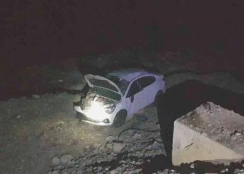 Araba 4 metre yükseklikten şarampole uçtu: 5 yaralı