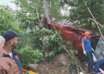 Araba köprüden Harşit Çayı’na uçtu: 2 meyyit, 3 yaralı