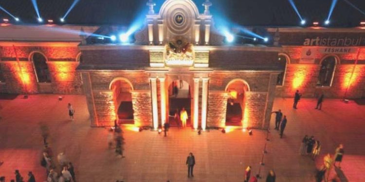 ‘Artİstanbul Feshane’deki standa sansür teşebbüsü
