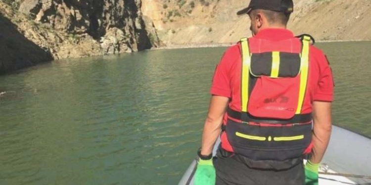 Artvin’de Çoruh Irmağı’na düşen şoför 44 gündür aranıyor