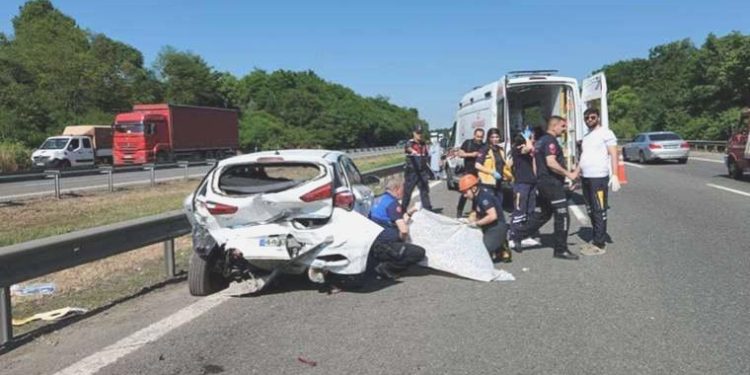 Bayram tatili yolunda zincirleme kaza: 9 yaralı