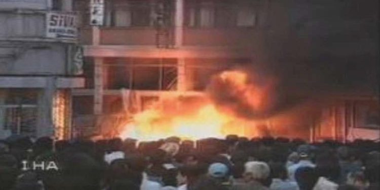 Behçet Aysan’ın kızı muharrir Eren Aysan, Madımak’ı anlattı: Sivas, bugünlerin provası