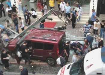 Beyoğlu’nda otobüs durağına girmişti: Savcı 22 yıl 6 aya kadar mahpus istedi