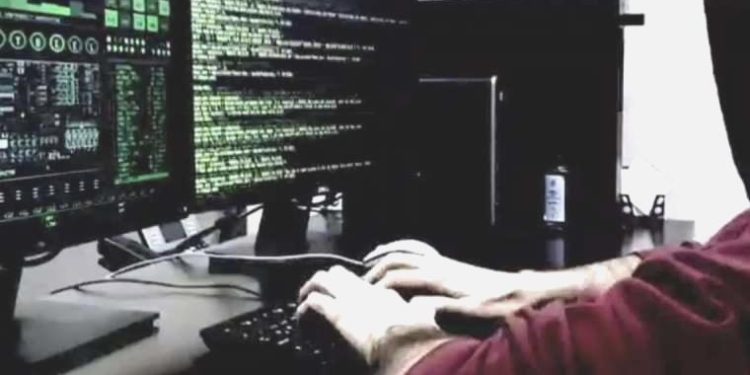 Bir hacker’ın ömür kıssasını anlatan sinemadan birinci fragman geldi