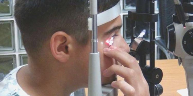 Bitlis’te çocuğun gözünden 11 sinek larvası çıkarıldı