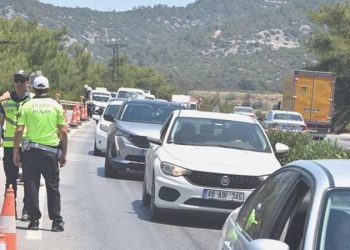 Bodrum’da bayram yoğunluğu: 48 saatte 35 binden fazla araç giriş yaptı!