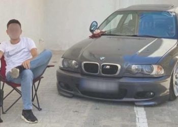 Boşanma evresindeki eşini evvel darbetti, sonra konut basıp araba kundakladı
