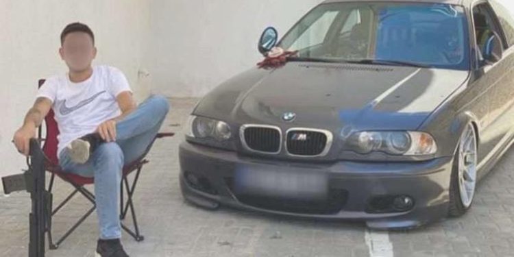 Boşanma evresindeki eşini evvel darbetti, sonra konut basıp araba kundakladı