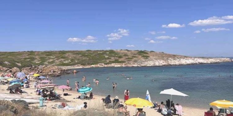 Bozcaada Akvaryum Koyu’nda 150 TL giriş fiyatına reaksiyon: Belediye işletmeyi mühürledi