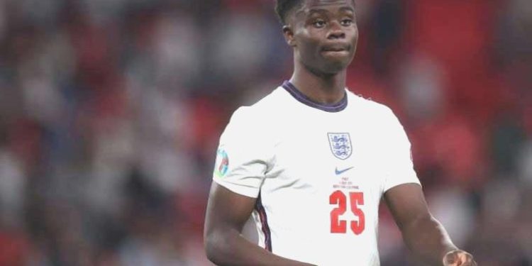 Bukayo Saka’dan, 26 depremzede aileye yardım!