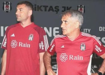 Burak Yılmaz, Beşiktaş’a geri döndü