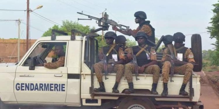 Burkina Faso’da askeri konvoya pusu: 34 meyyit, 20 yaralı