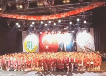 Çapa Tıp öğrencileri dekanın Hipokrat Yemini’ndeki ‘cinsel yönelim’ sansürünü deldi!