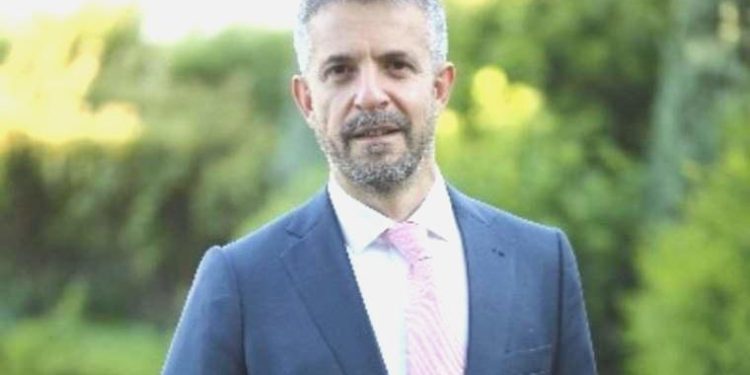 Cem Özdemir kimdir, nereli, kaç yaşında? YETERLİ Parti Mali İşler Lideri Cem Özdemir hangi partilerde misyon yaptı?