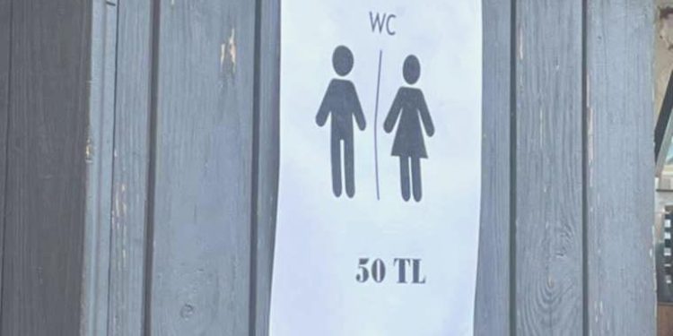 Çeşme ezber bozmuyor… Tuvalet fiyatı 50 TL!