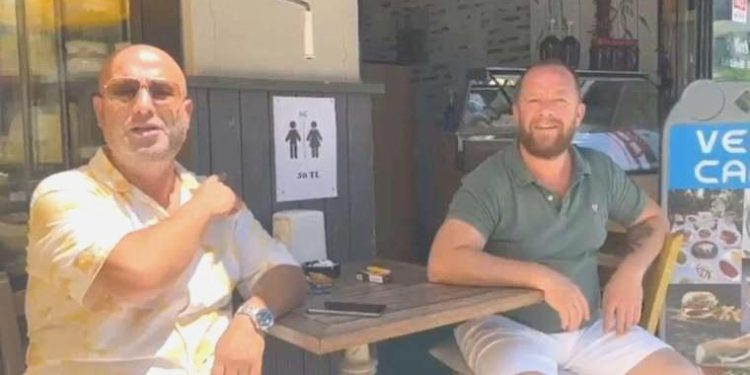 Çeşme’de ‘tuvalet 50 lira’ yazısını asan işletmeci: ‘Mağdur olduğumuz için astık’