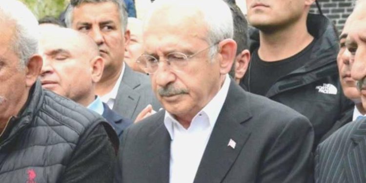 CHP Genel Lideri Kılıçdaroğlu, dayısının cenaze merasimine katıldı