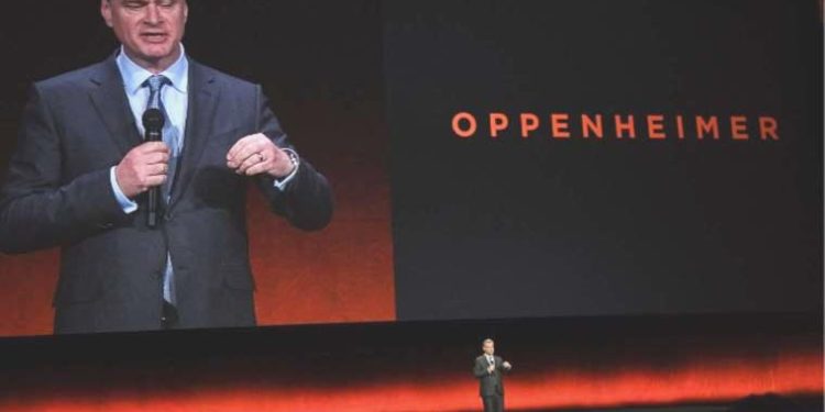 Christopher Nolan, Oppenheimer’ı bir endişe olarak nitelendirdi