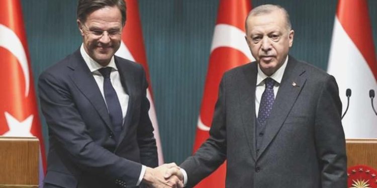 Cumhurbaşkanı Erdoğan, Hollanda Başbakanı Rutte ile telefonda görüştü