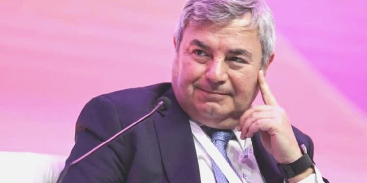 Denizde kalp krizi geçiren Türkiye’nin Lizbon Büyükelçisi Murat Karagöz hayatını kaybetti