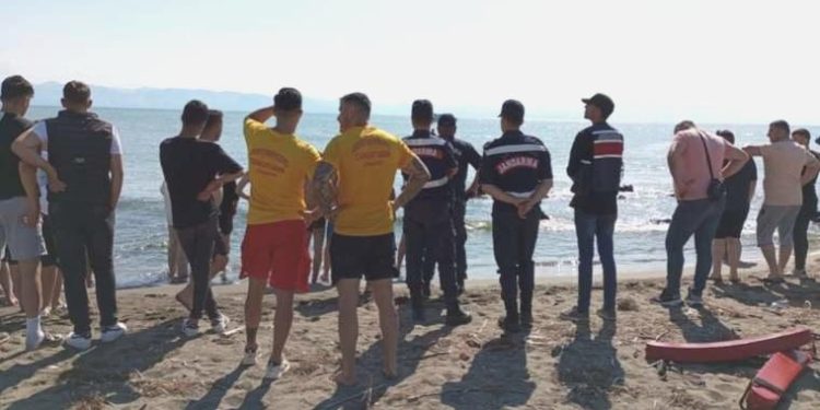 Denize girip akıntıya kapılmışlardı… 6 şahıstan 2’si hayatını kaybetti!