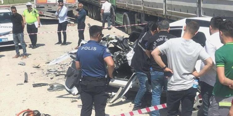 Denizli’de 2 kişinin öldüğü kazada, şoför direksiyonda kalp krizi geçirmiş