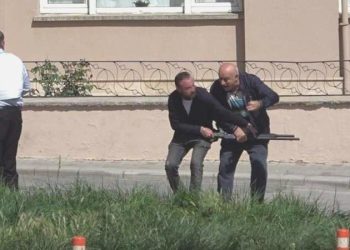 Denizli’de pompalı tüfek dehşeti: Sokak ablukaya alındı