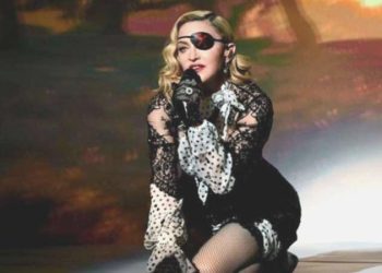 Dünyaca ünlü müzikçi Madonna hastaneye kaldırıldı