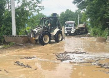 Düzce’de sağanak tesirini gösterdi: Su taşkınları meydana geldi