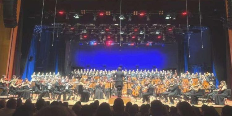 ‘Ebru’ üzere İstanbul ve Beethoven ‘9. Senfoni’