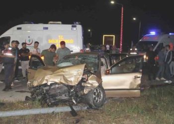 Edirne’de Bulgar ve Türk ailenin olduğu arabalar çarpıştı: 2’si çocuk 6 yaralı